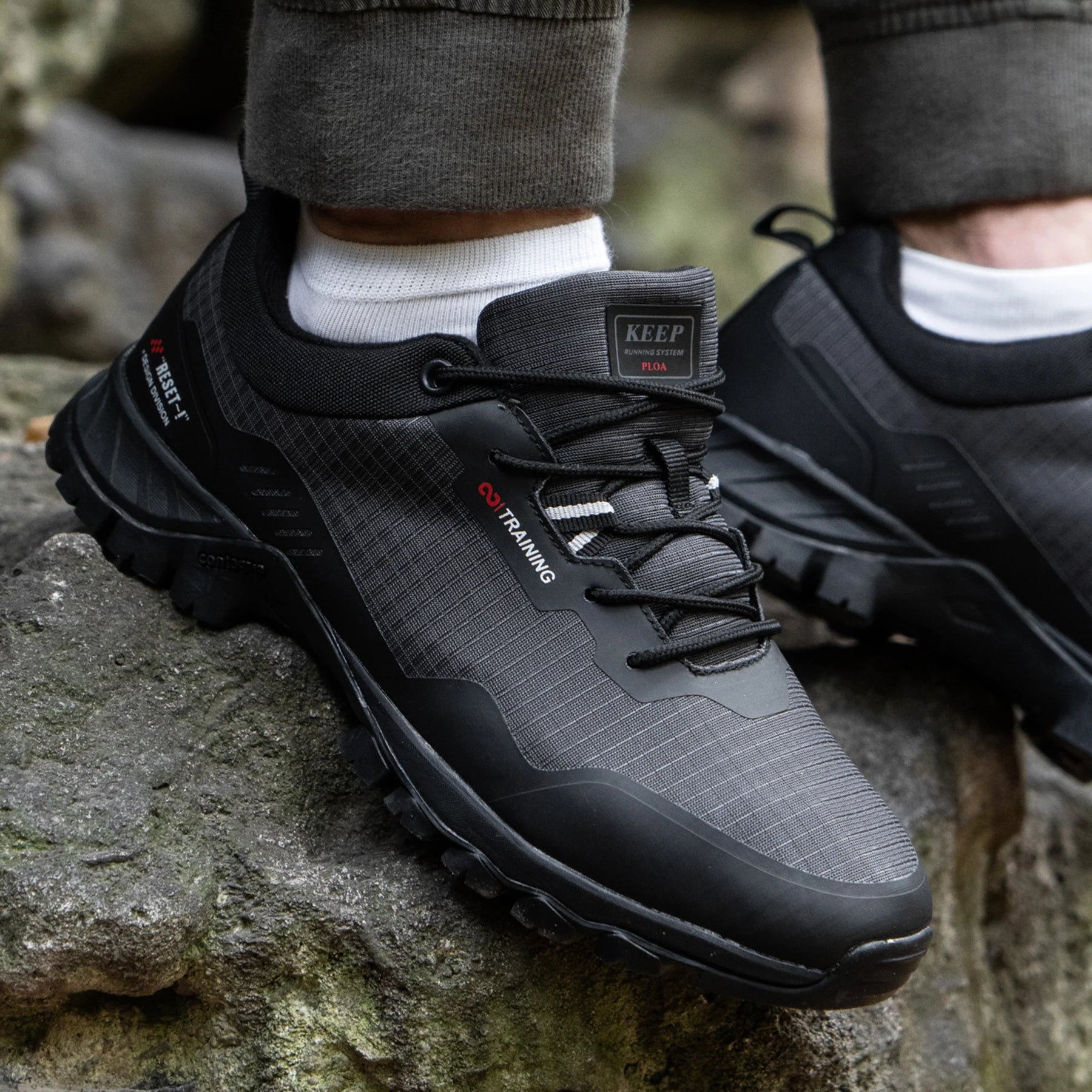 Men Waterproof Hiking Shoes Non Slip Lightweight Outdoor Sneakers
